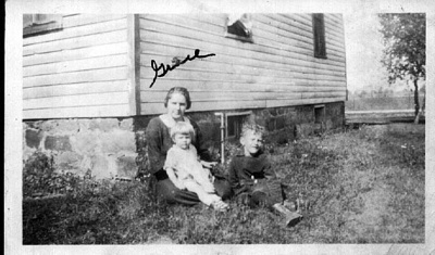 tn_GRACE.JPG (400x235; 52934 bytes)